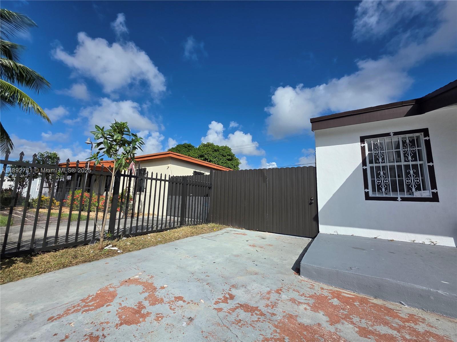 GUAVA GROVES ESTATES - Residential Lease