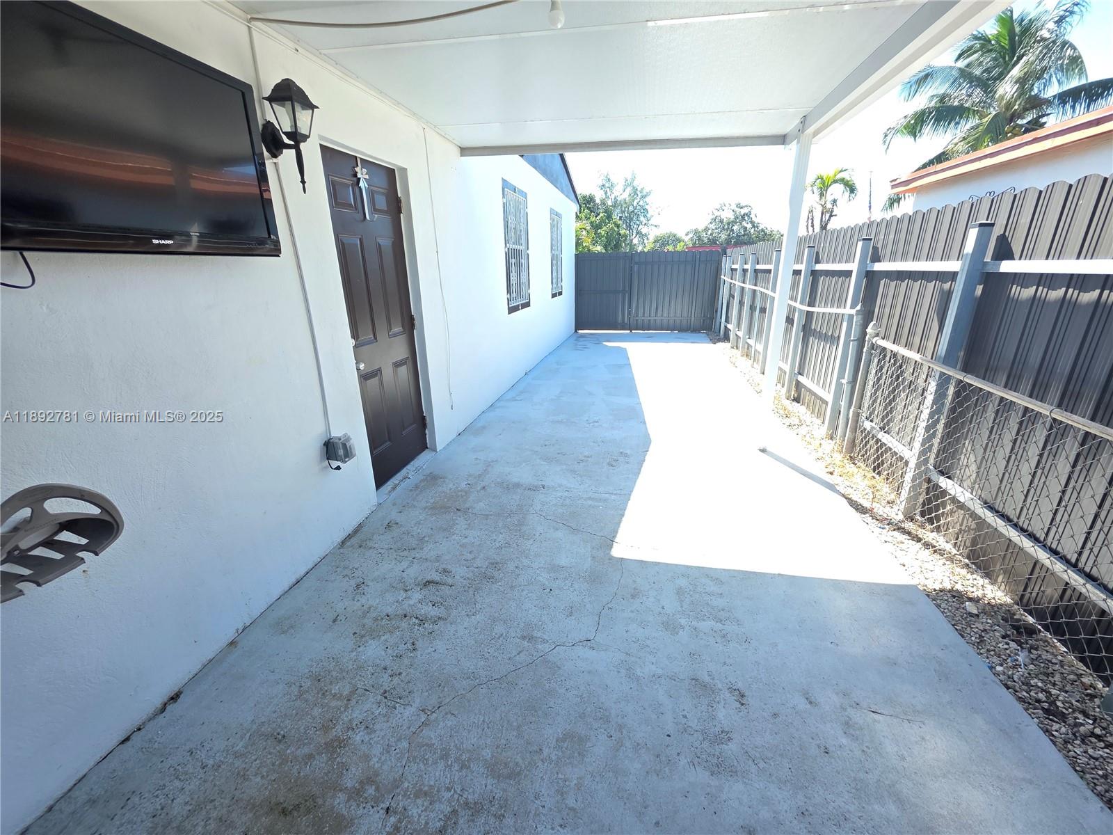 GUAVA GROVES ESTATES - Residential Lease