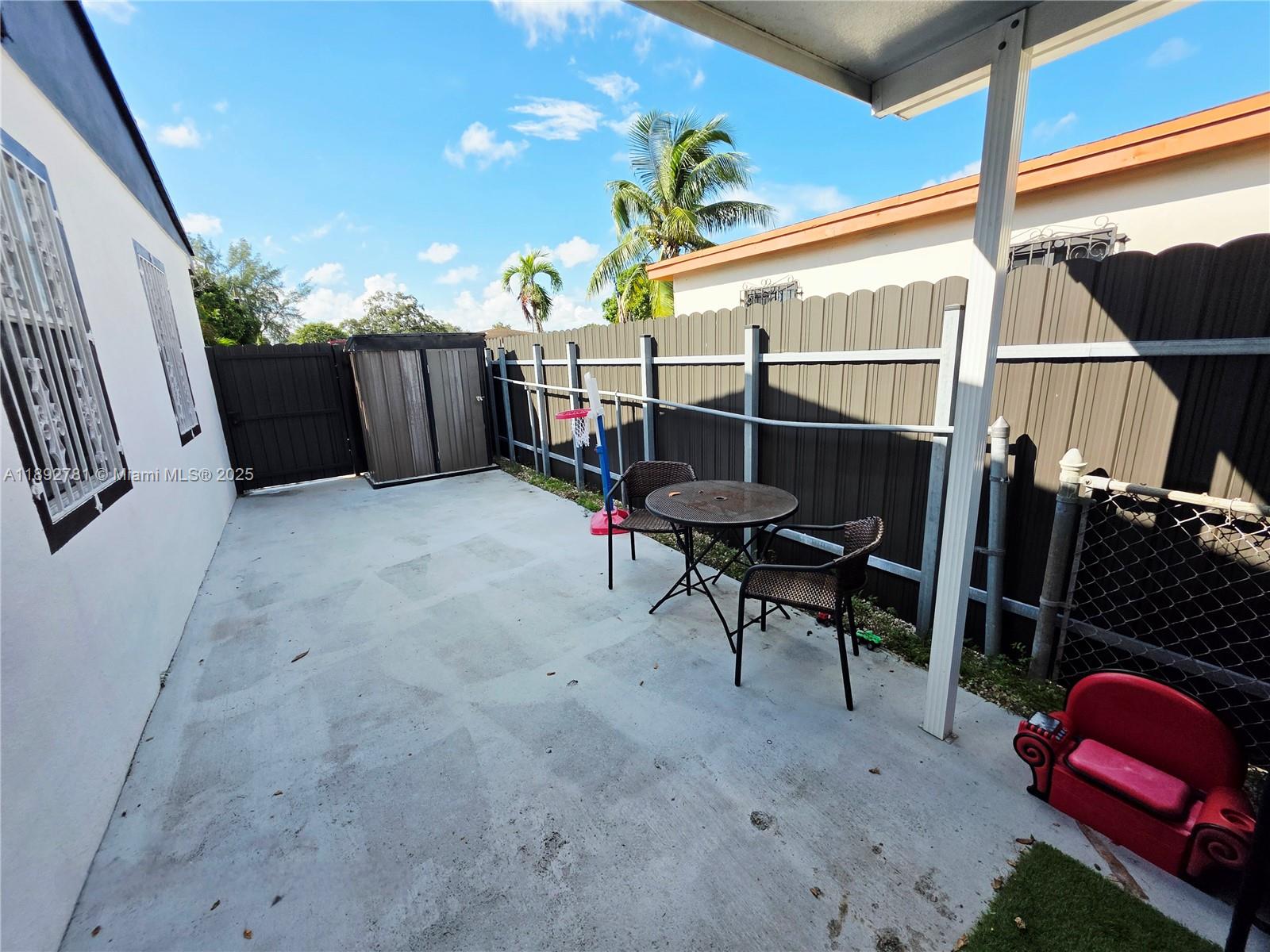 GUAVA GROVES ESTATES - Residential Lease