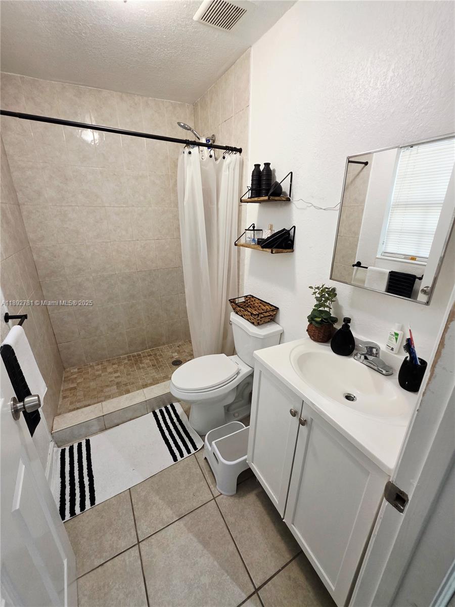 GUAVA GROVES ESTATES - Residential Lease