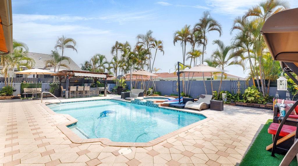 MARIVI GARDENS - Residential