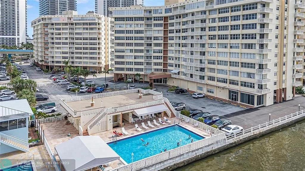 1817 S Ocean Dr 426