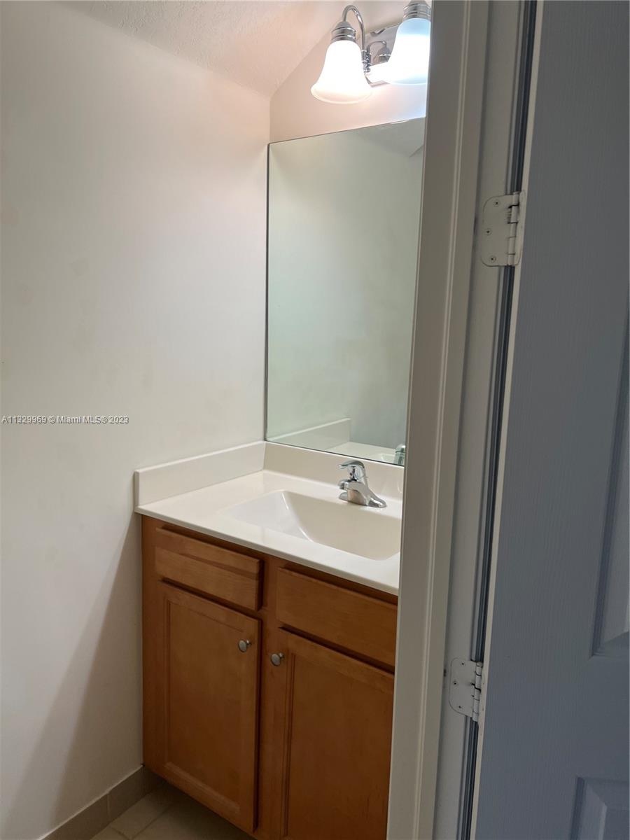 Photo 11 of 27 of 4002 Allerdale Pl townhome