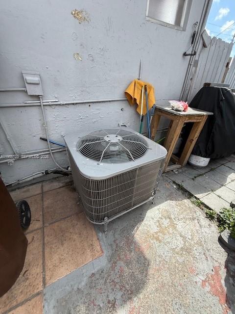 HIALEAH HOMESITES - Residential