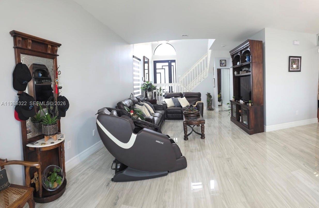 TOWNGATE - Residential