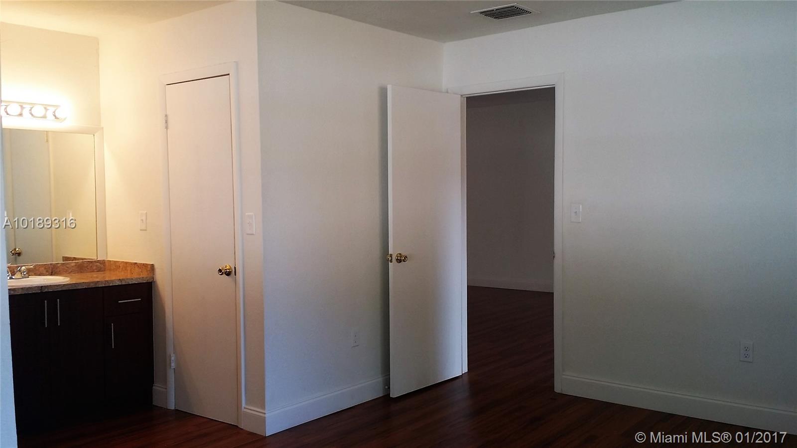 LAKE LUCERNE ESTATESq - Residential Lease