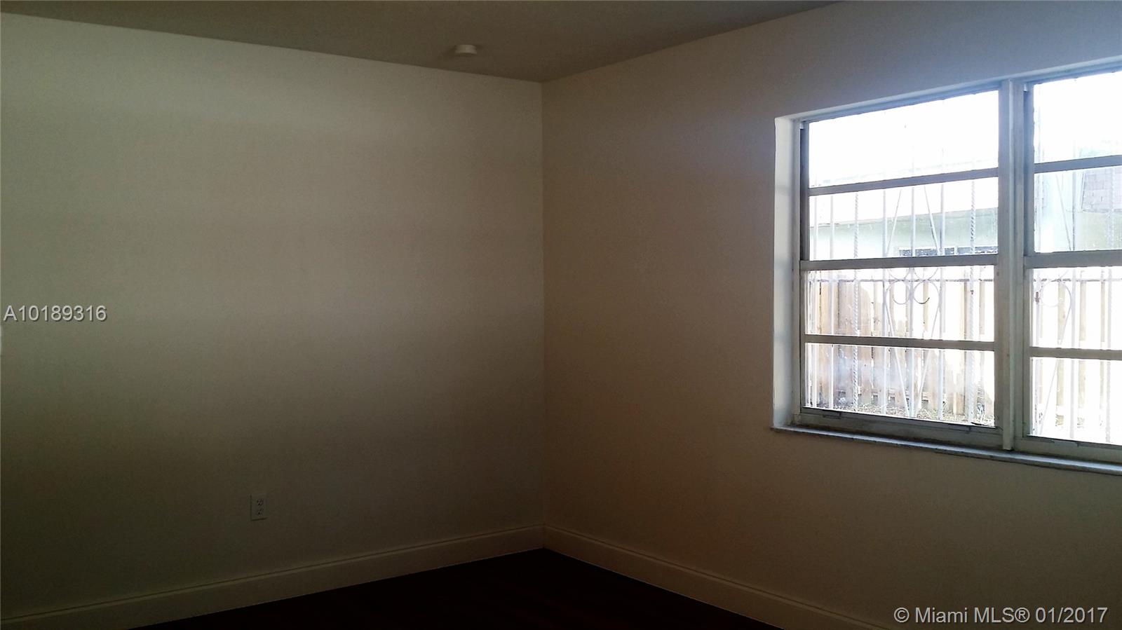 LAKE LUCERNE ESTATESq - Residential Lease