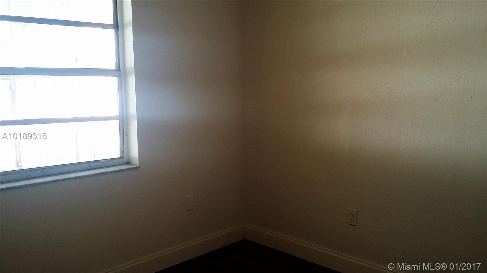 LAKE LUCERNE ESTATESq - Residential Lease