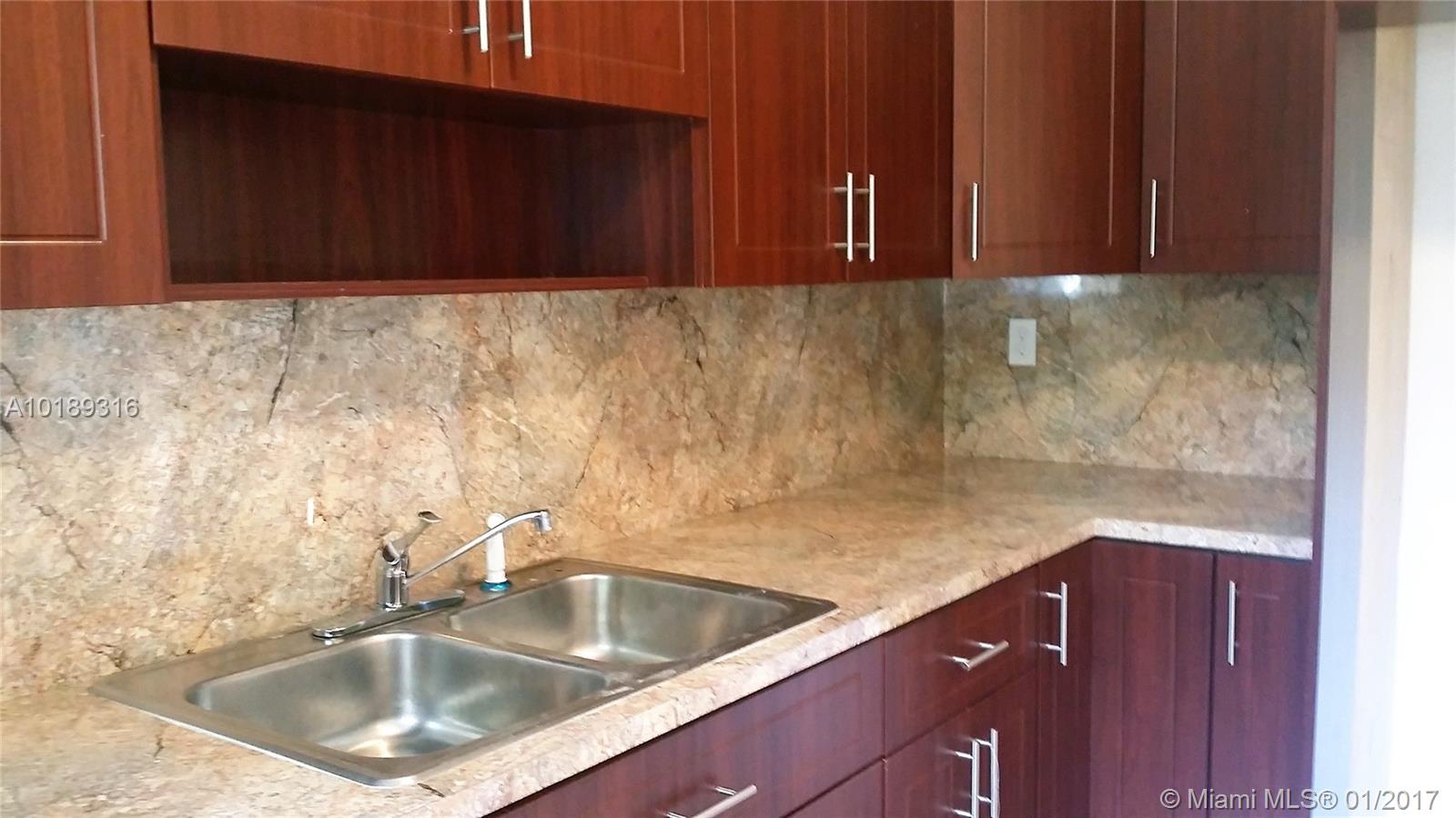 LAKE LUCERNE ESTATESq - Residential Lease