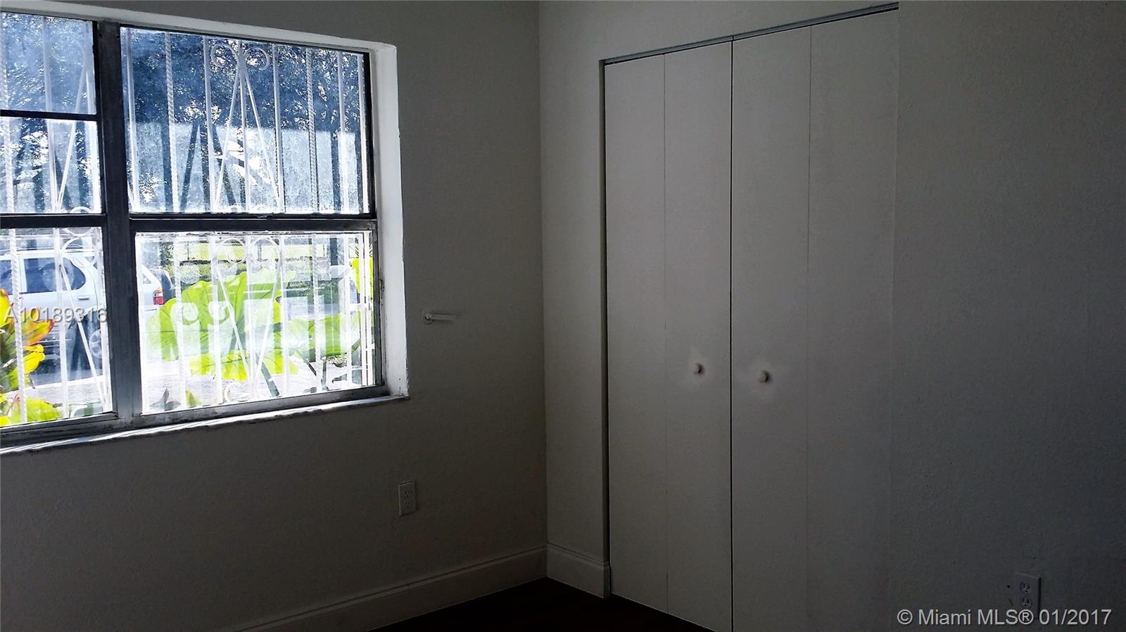 LAKE LUCERNE ESTATESq - Residential Lease