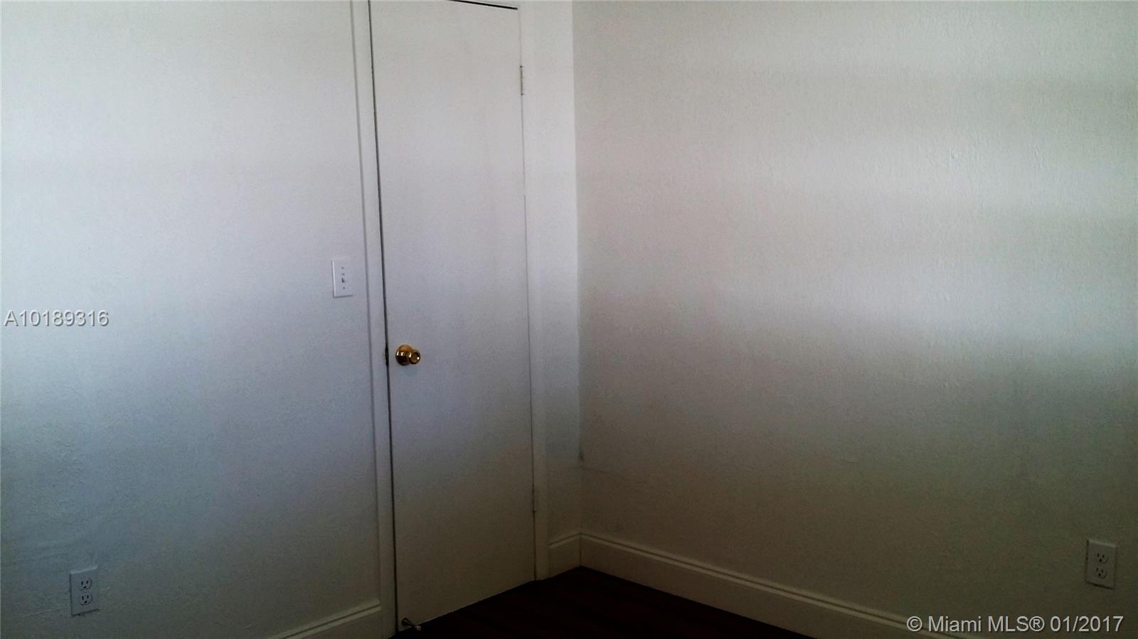 LAKE LUCERNE ESTATESq - Residential Lease