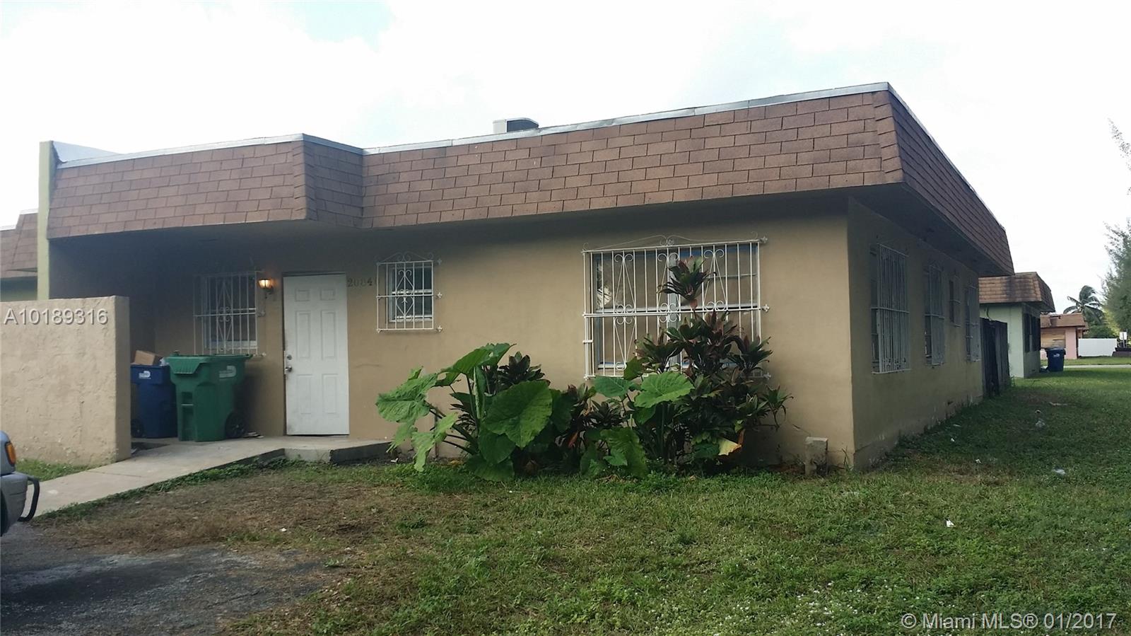 LAKE LUCERNE ESTATESq - Residential Lease