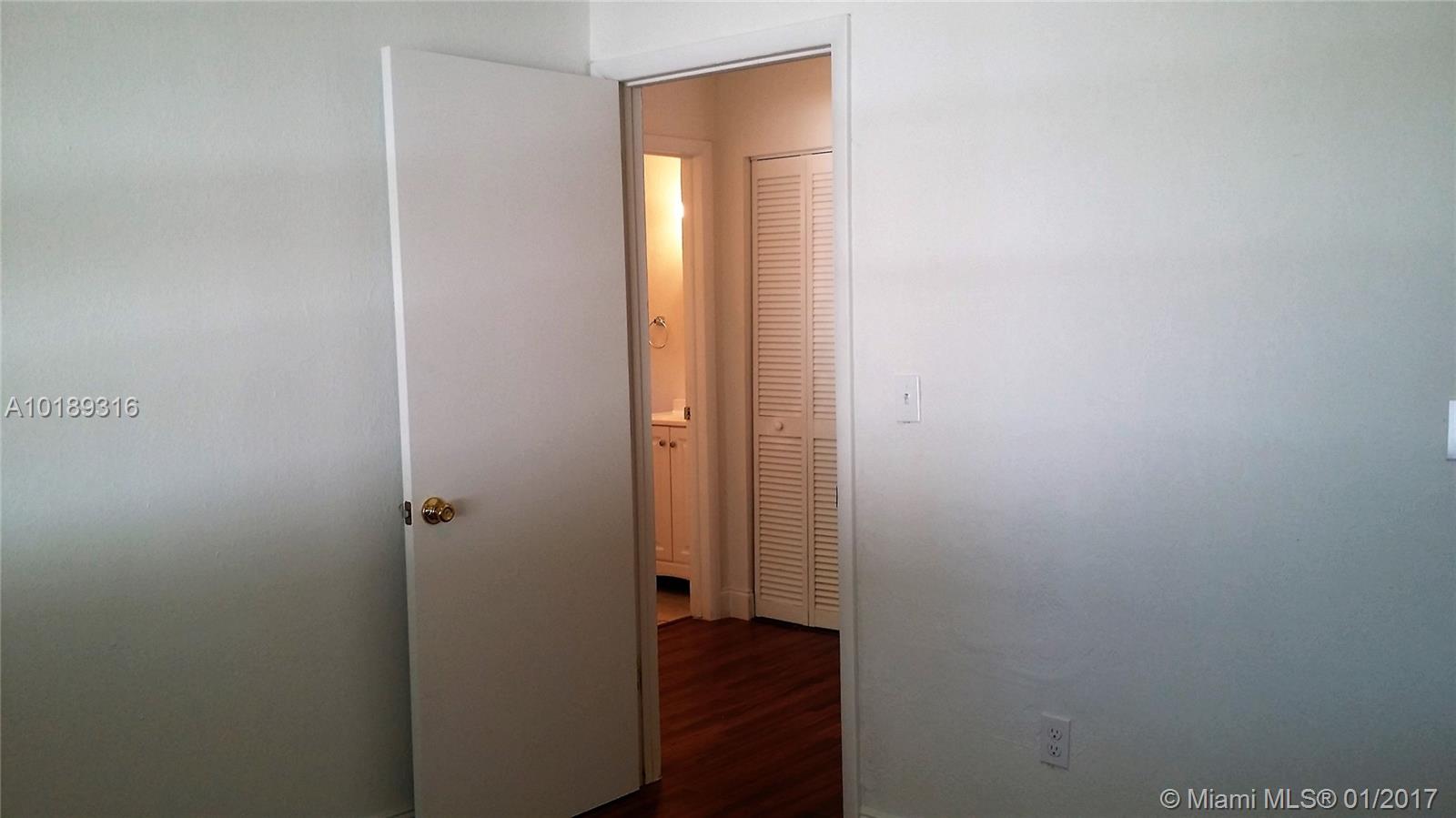 LAKE LUCERNE ESTATESq - Residential Lease