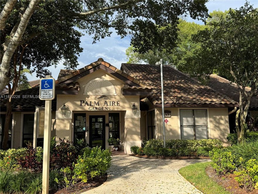 Spacious  condo with stunning vaulted ceilings! Features 2 master suites, a large balcony with a storage room, attic space, and in-unit washer & dryer. Enjoy resort-style living with 2 pools, an exercise room, tennis courts, and 24/7 security.