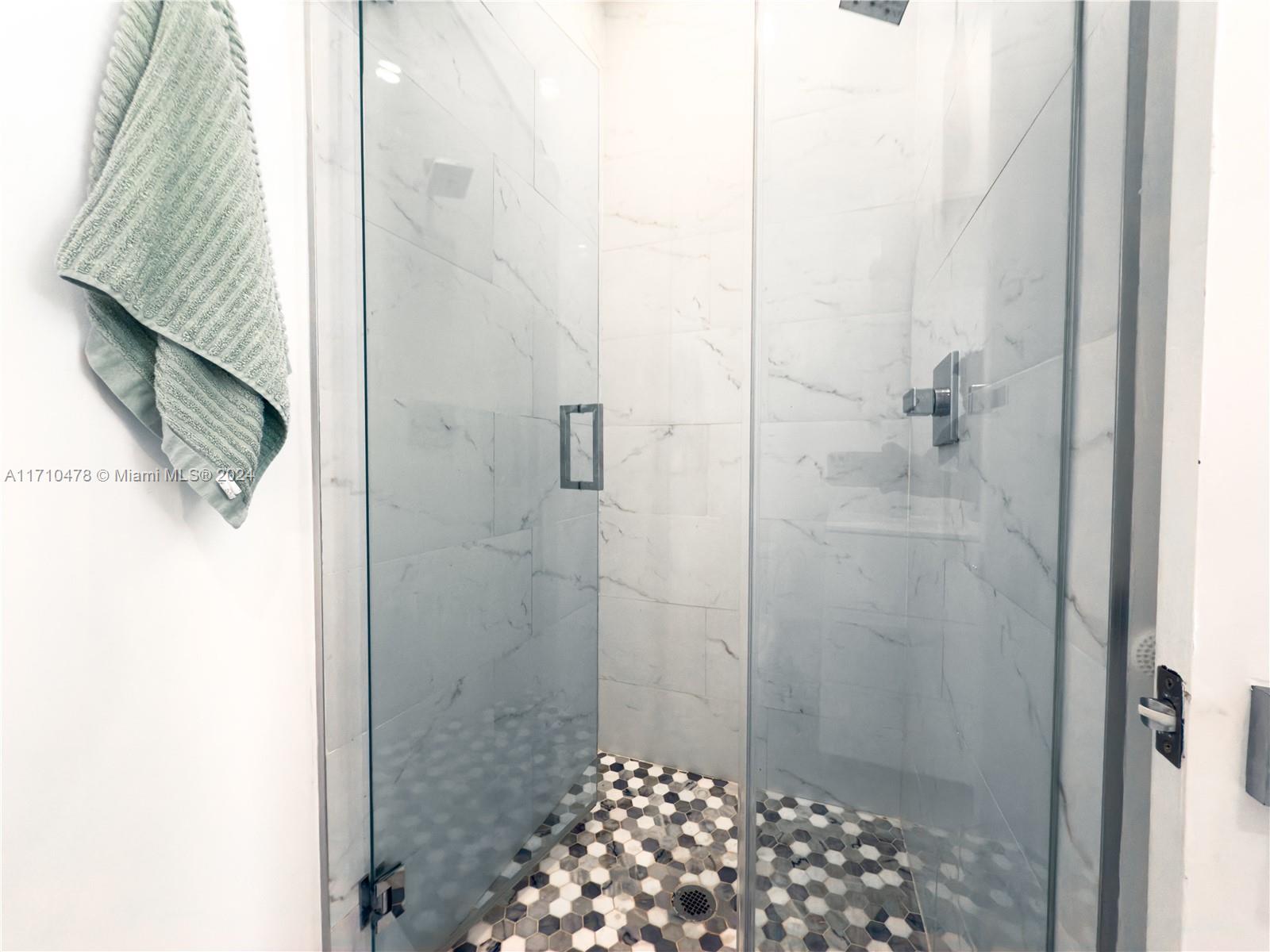 LINCOLN SUB - Residential Lease