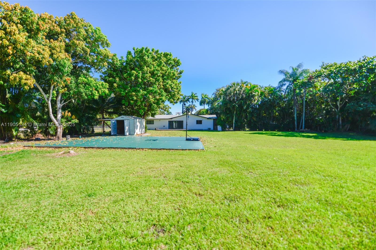 FLA FRUIT LANDS CO - Residential Lease