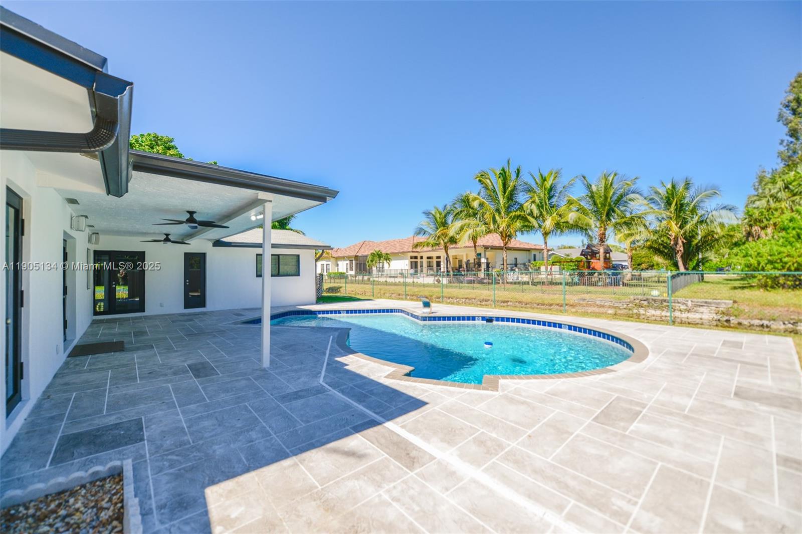 FLA FRUIT LANDS CO - Residential Lease