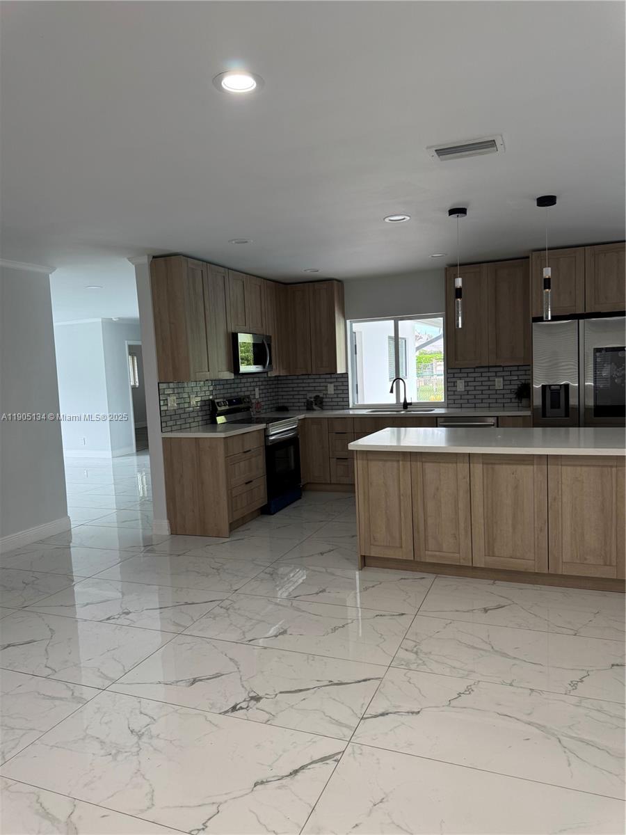 FLA FRUIT LANDS CO - Residential Lease