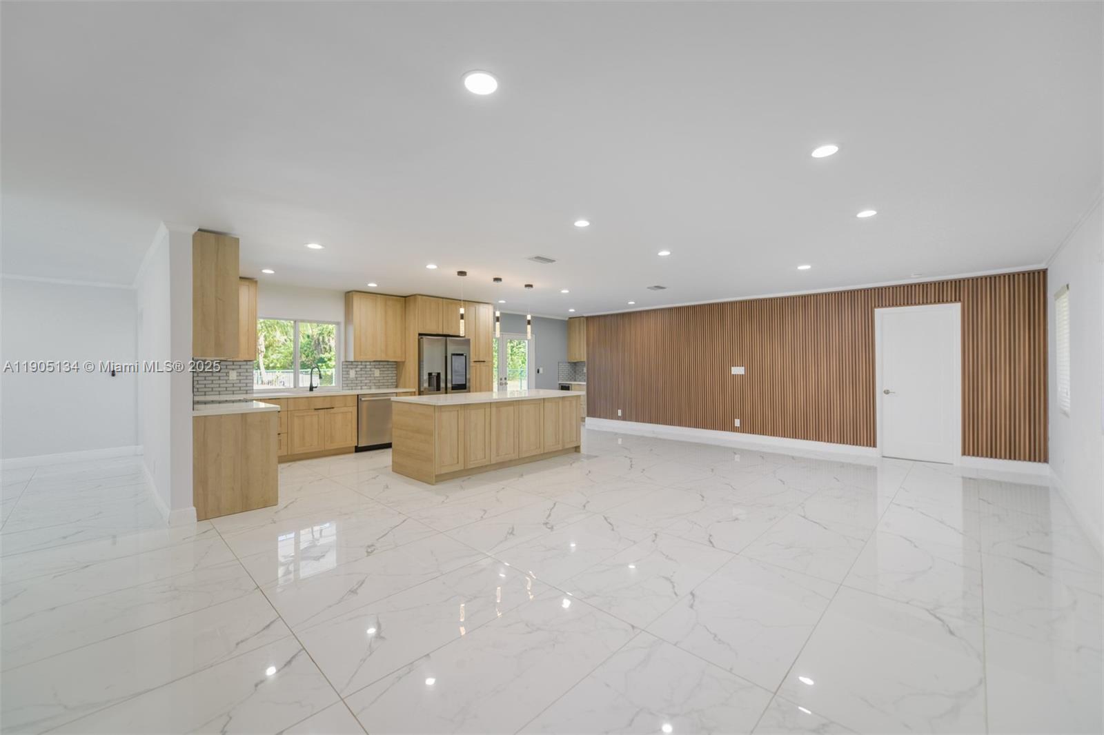 FLA FRUIT LANDS CO - Residential Lease