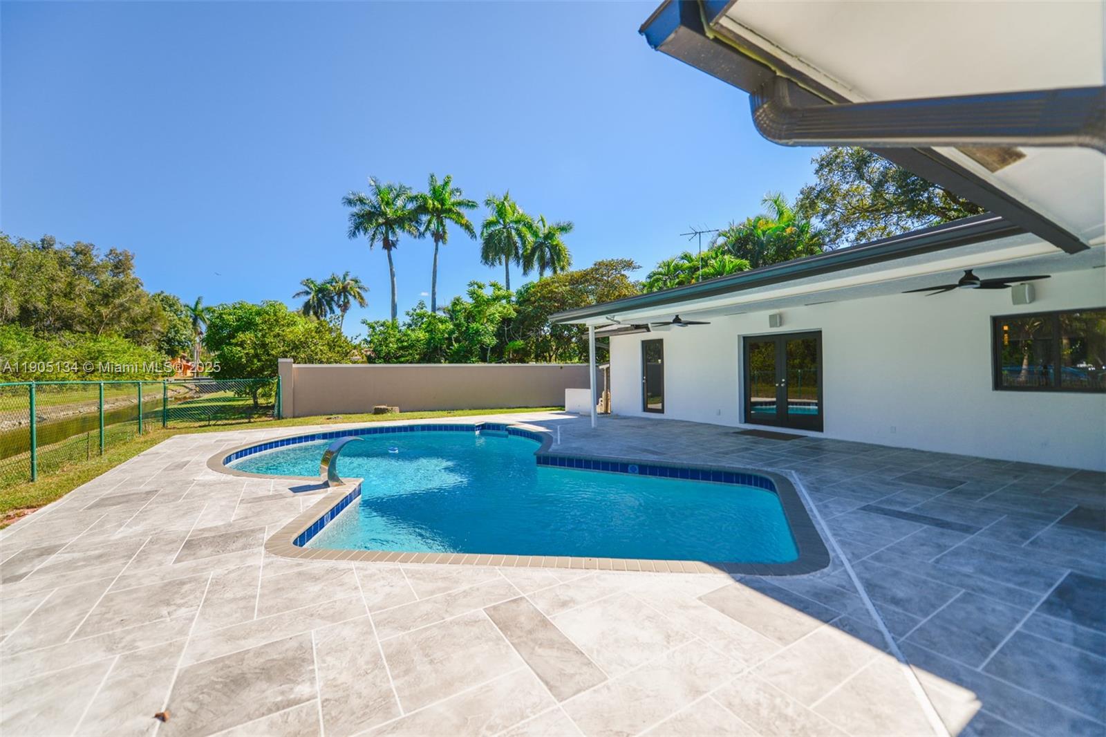 FLA FRUIT LANDS CO - Residential Lease