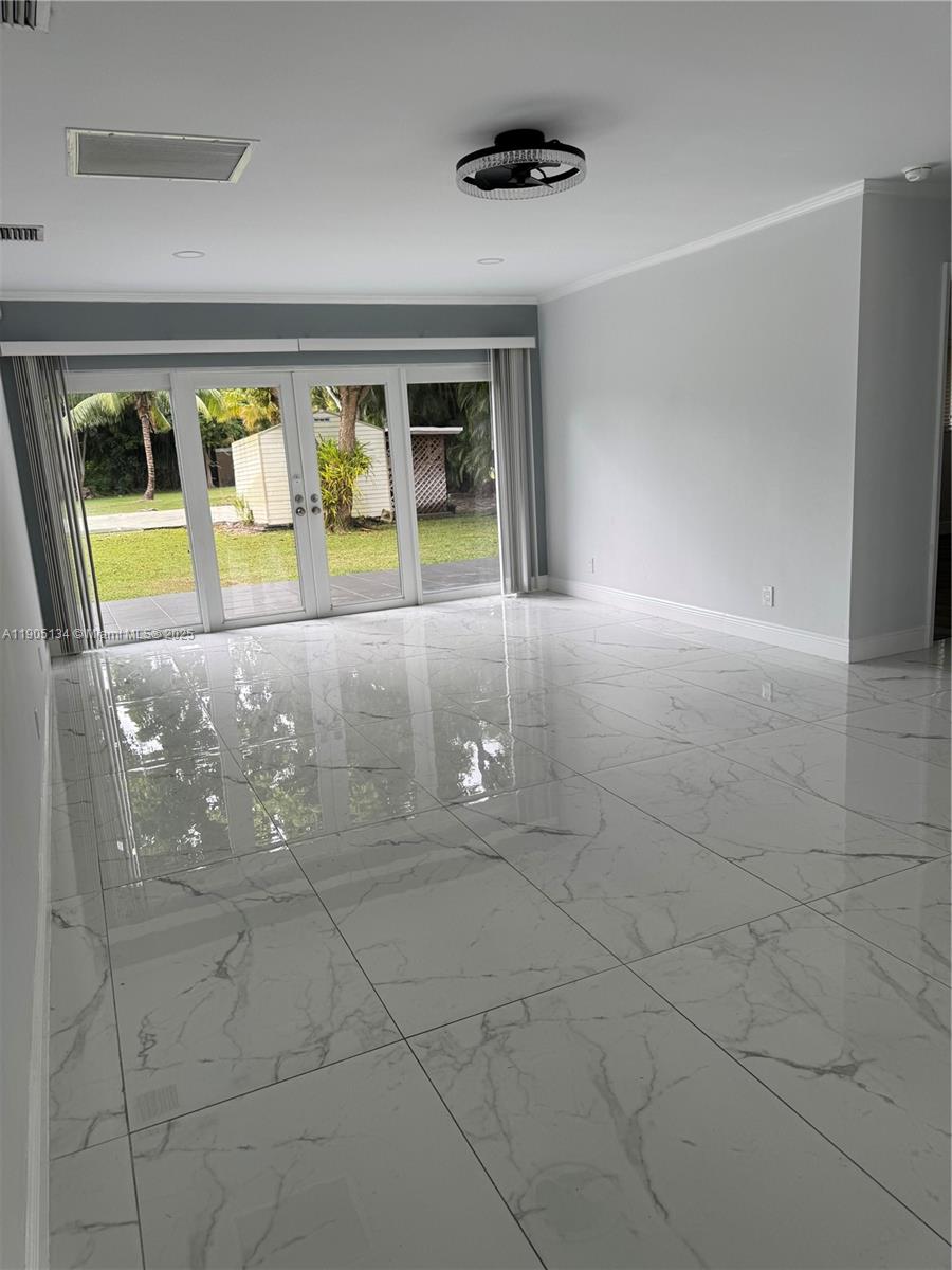 FLA FRUIT LANDS CO - Residential Lease