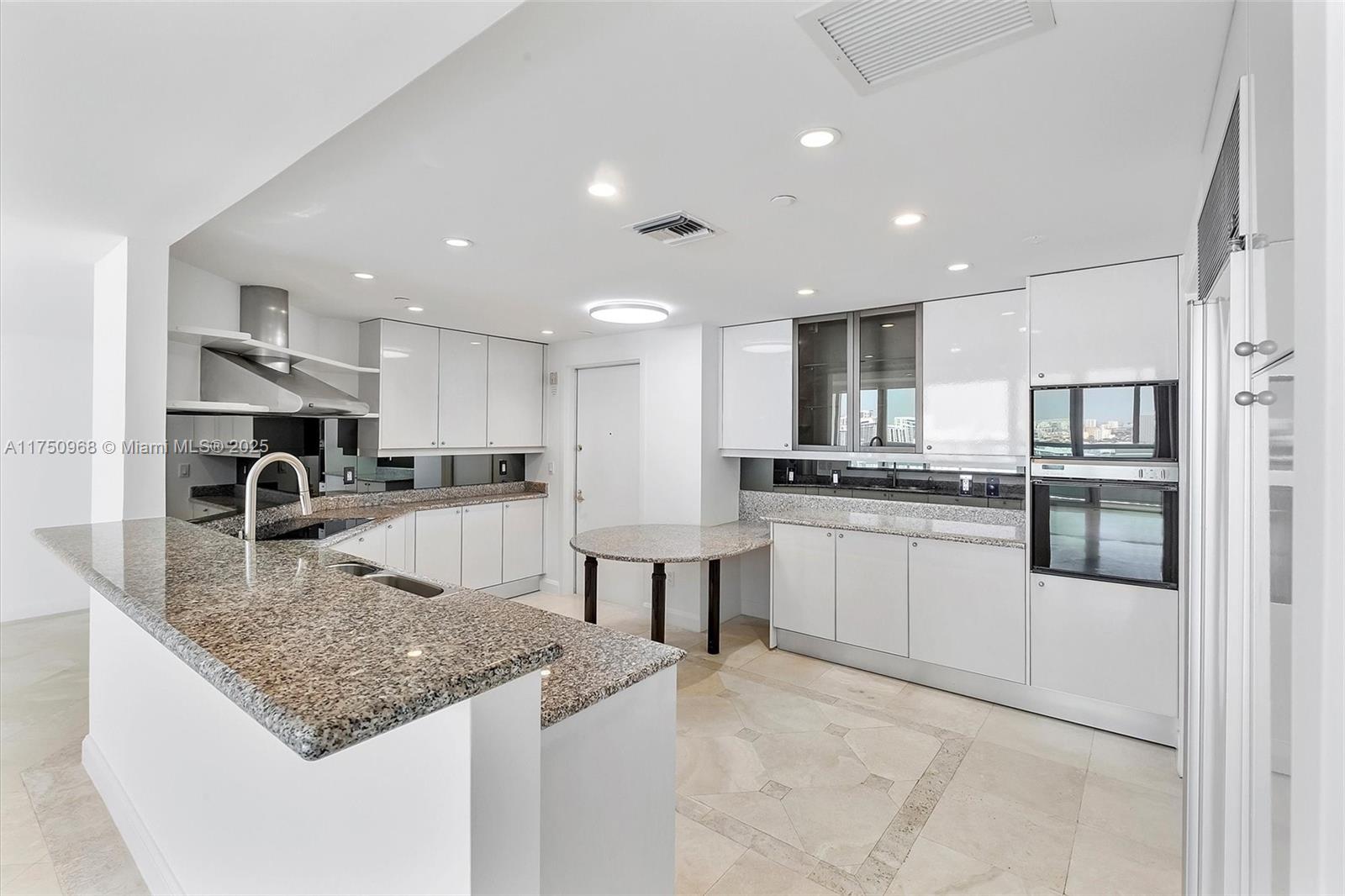 1643 Brickell Ave 2406
