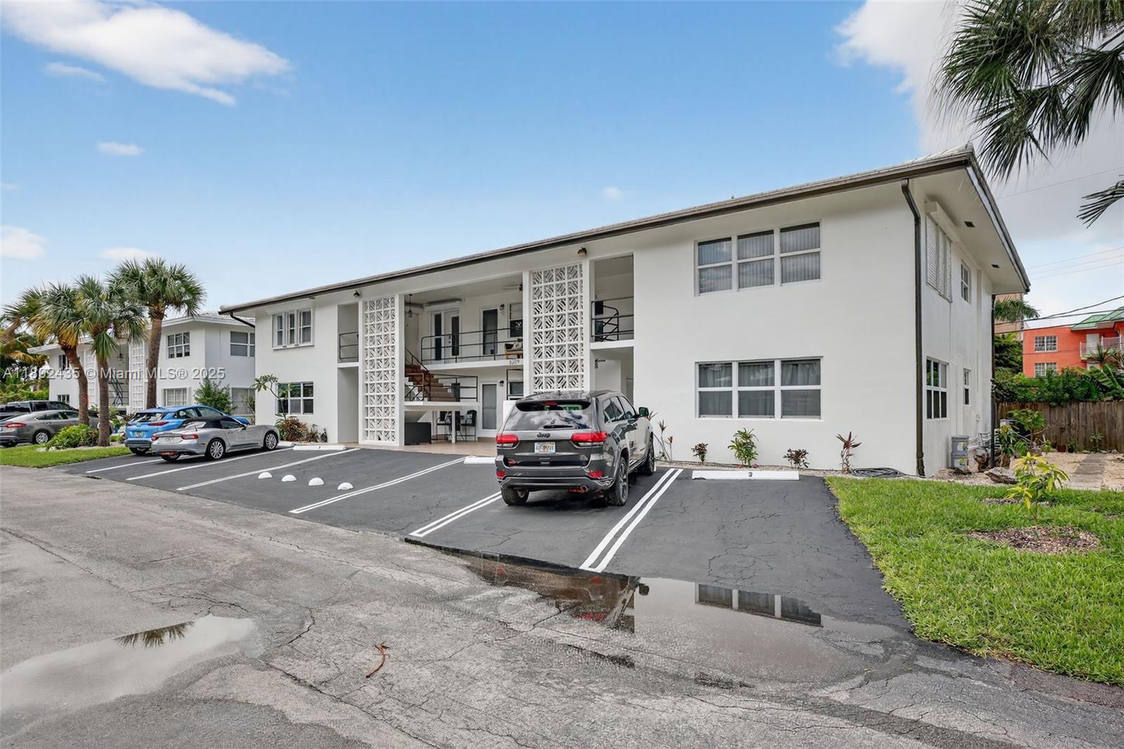 LIONS GATE SILVER THATCH - Residential