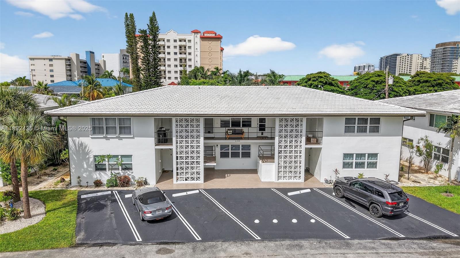 View photos, virtual tours, details... 3209 Colony Club Rd 1-W