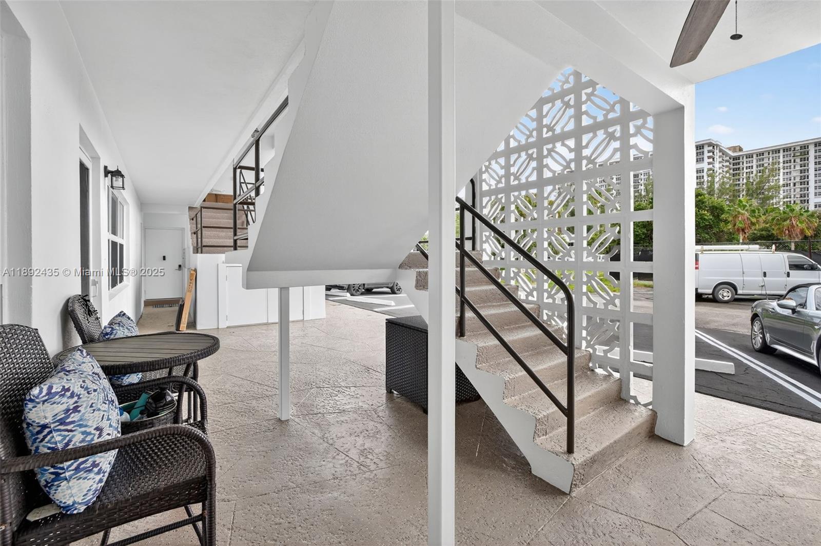 LIONS GATE SILVER THATCH - Residential