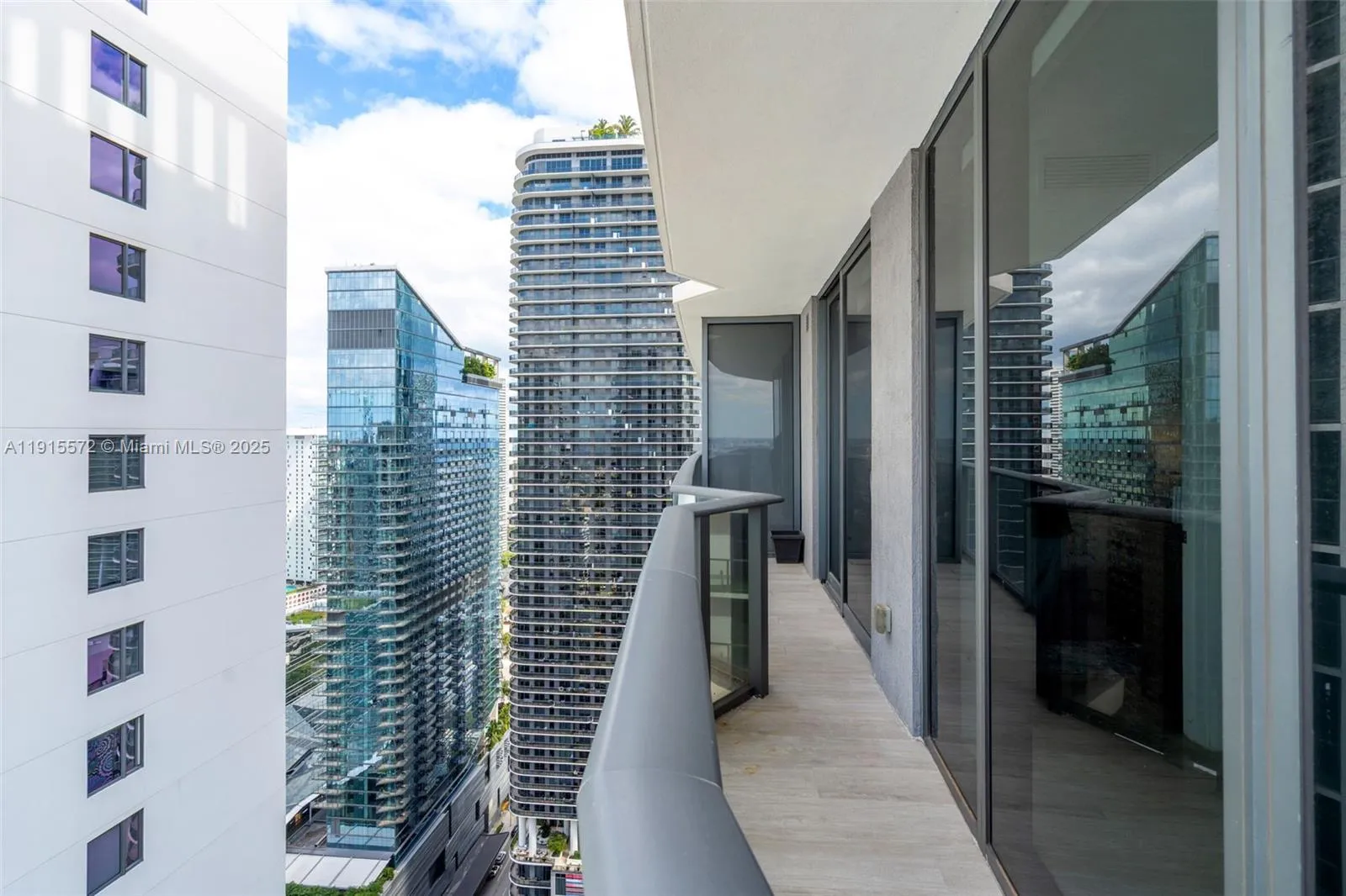 Miami, Florida 33130, United States, 2 Bedrooms Bedrooms, ,2 BathroomsBathrooms,Residential,Active,245264