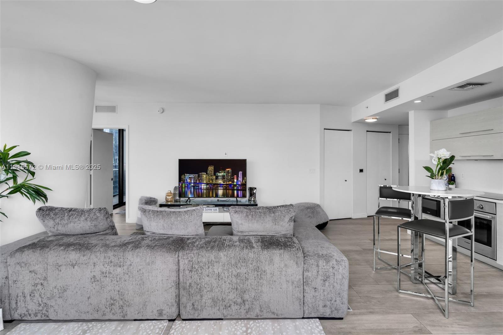 BRICKELL HEIGHTS WEST CON - Residential Lease