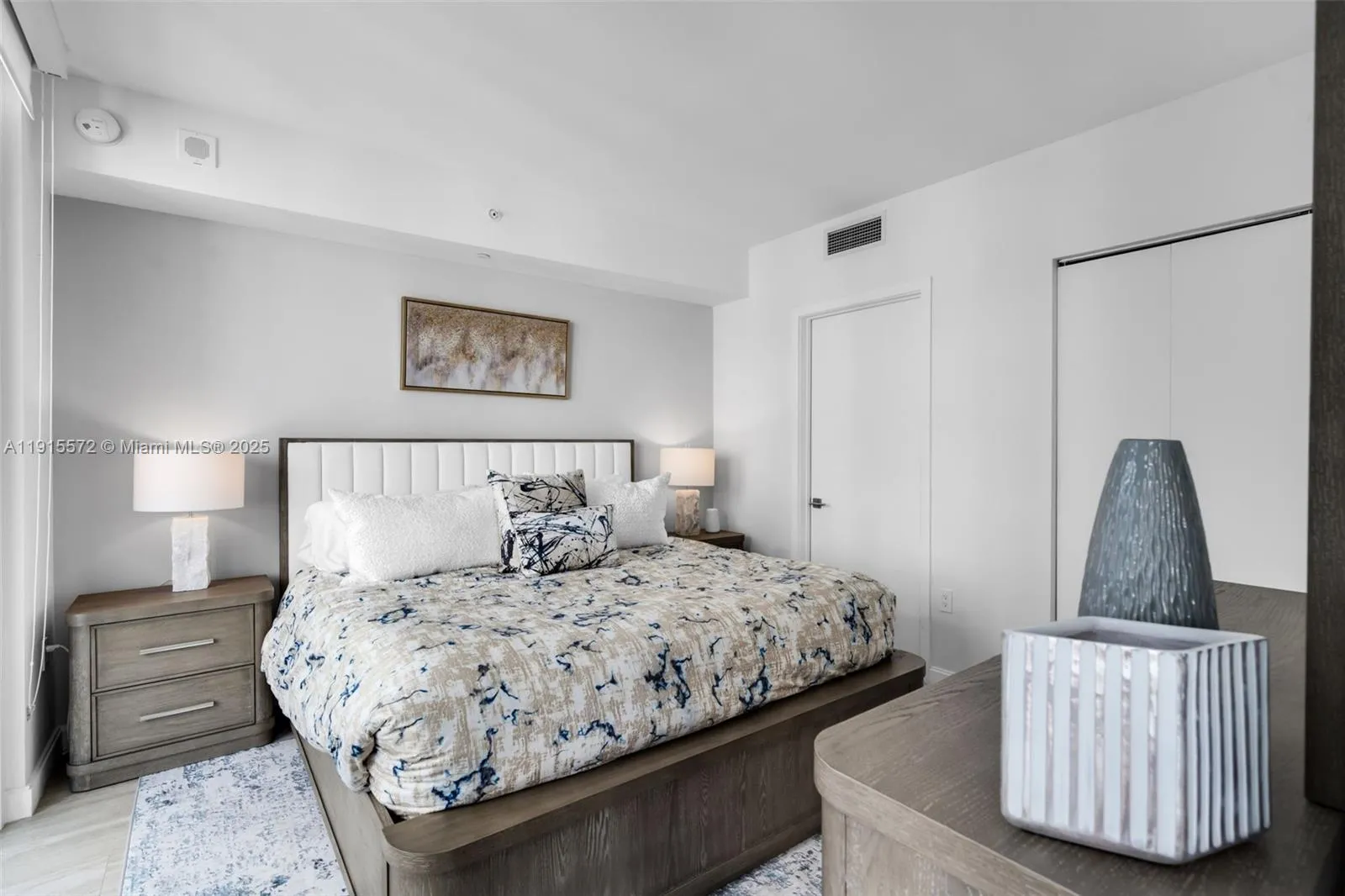 Miami, Florida 33130, United States, 2 Bedrooms Bedrooms, ,2 BathroomsBathrooms,Residential,Active,245264