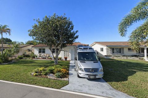 Photo of 4805 Highland Dr, Tamarac, FL 33319 (MLS # A11918638)