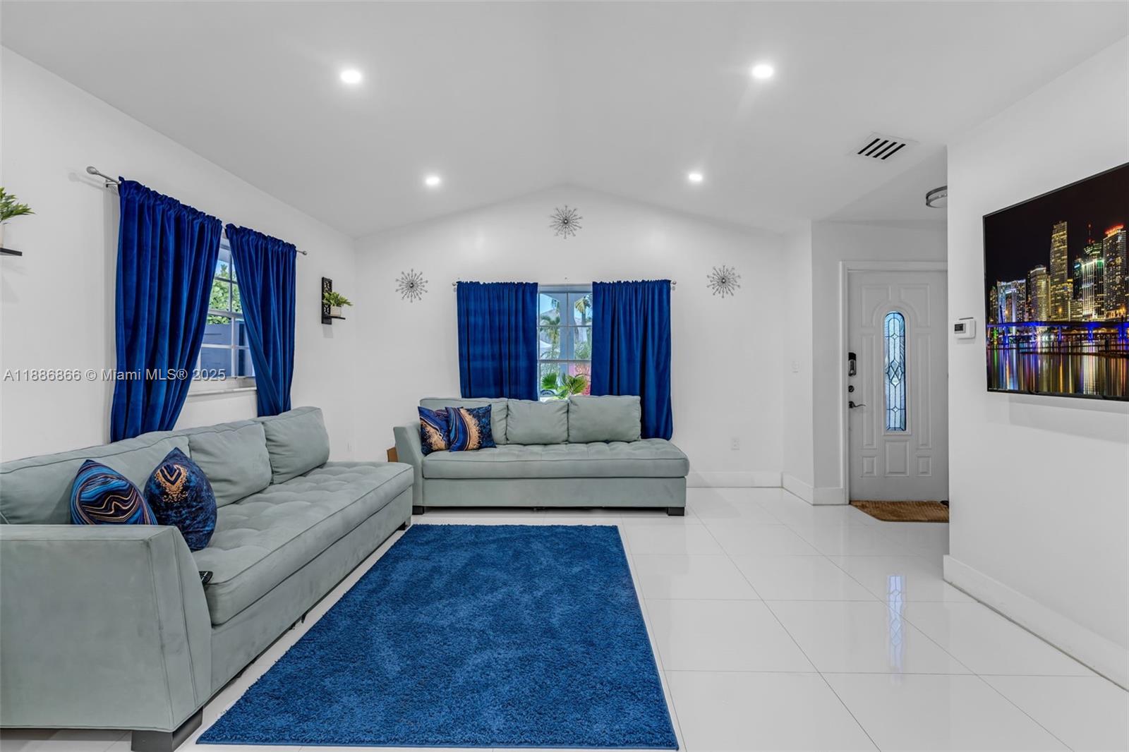 FANTASY ONE - Residential