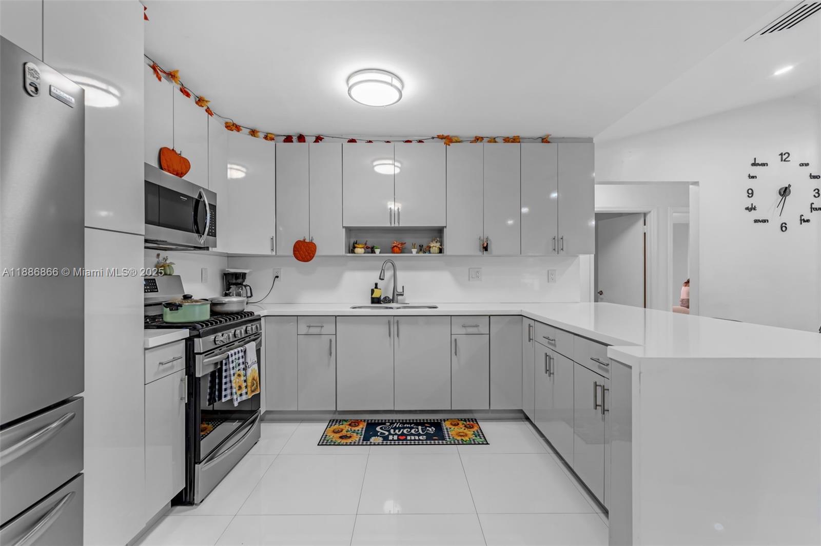 FANTASY ONE - Residential