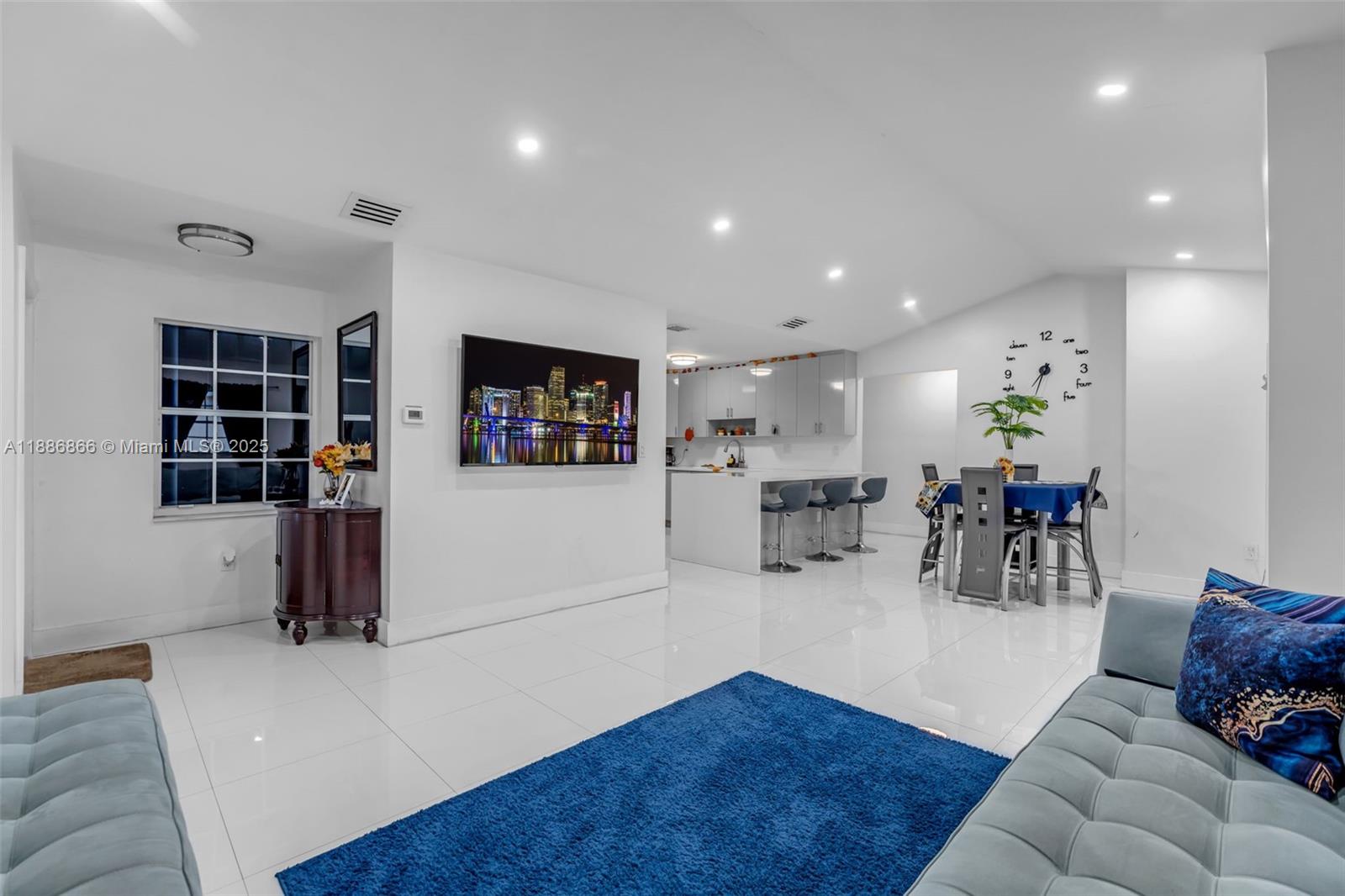 FANTASY ONE - Residential