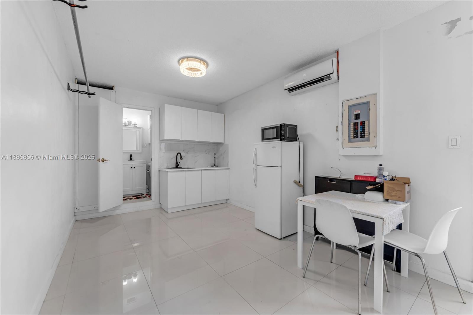 FANTASY ONE - Residential