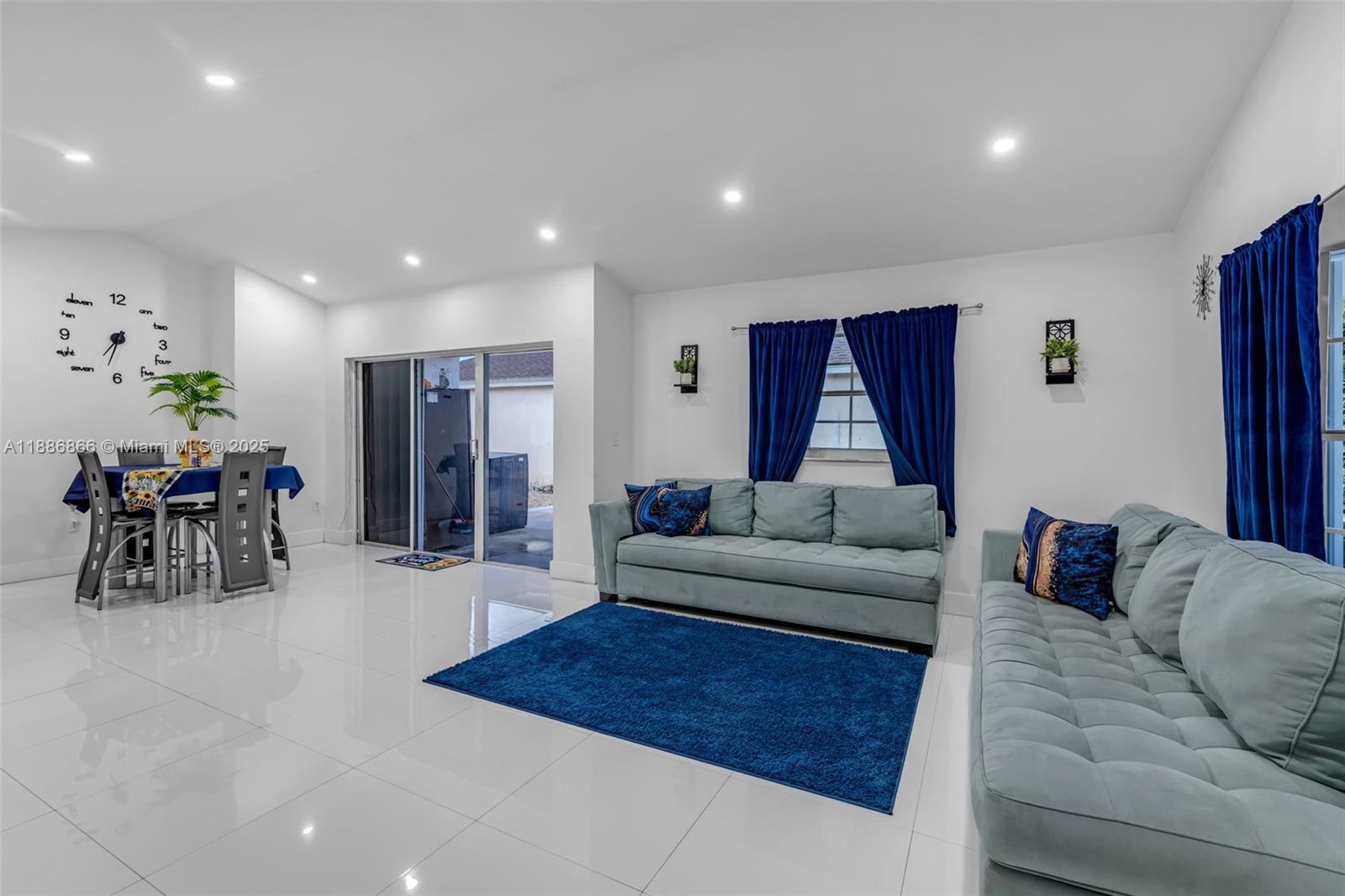 FANTASY ONE - Residential