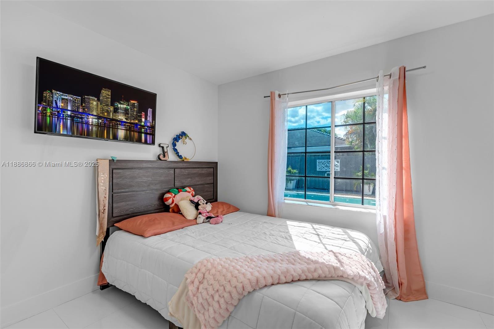 FANTASY ONE - Residential