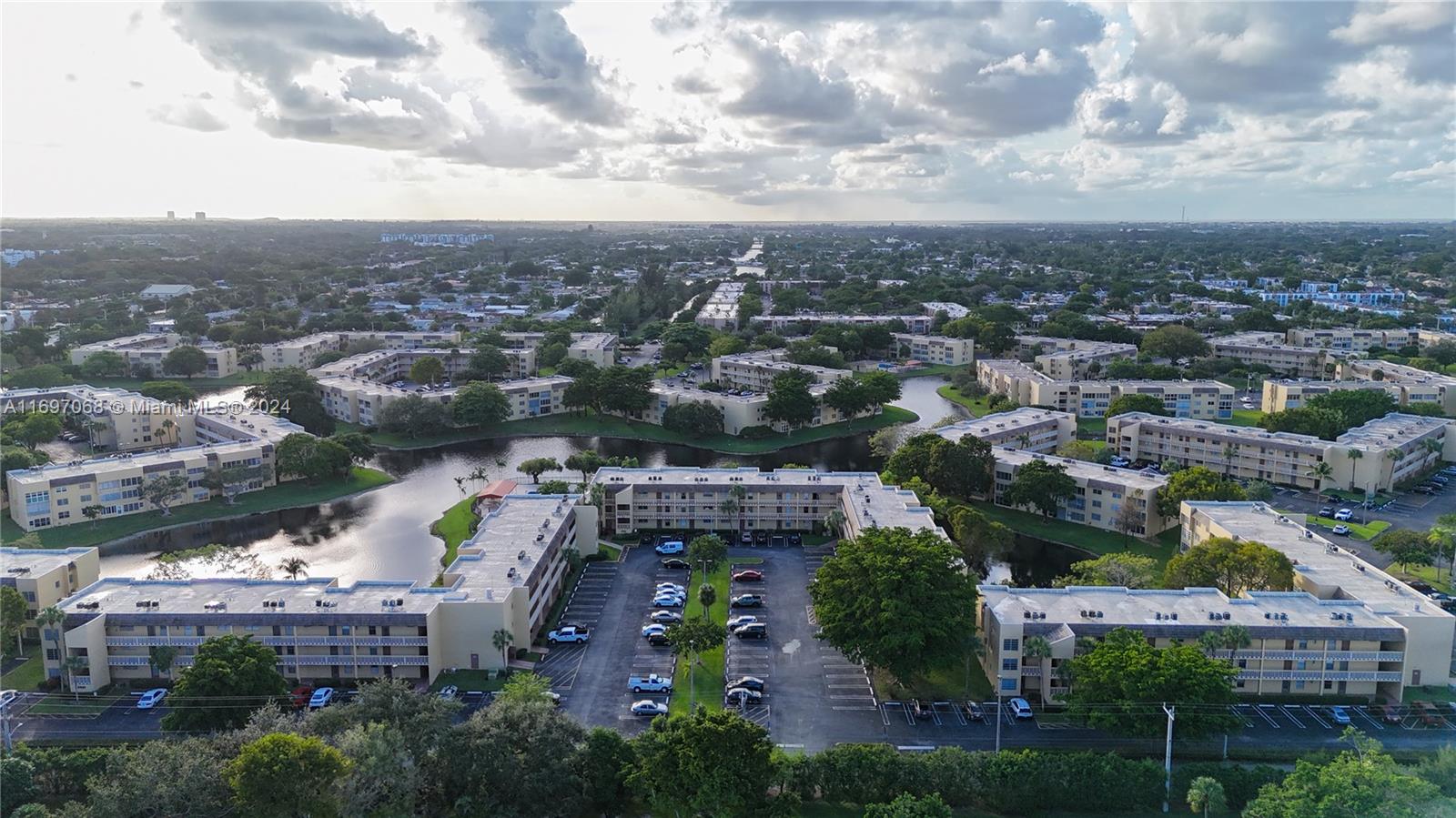 BERMUDA CLUB FIVE CONDO - Residential