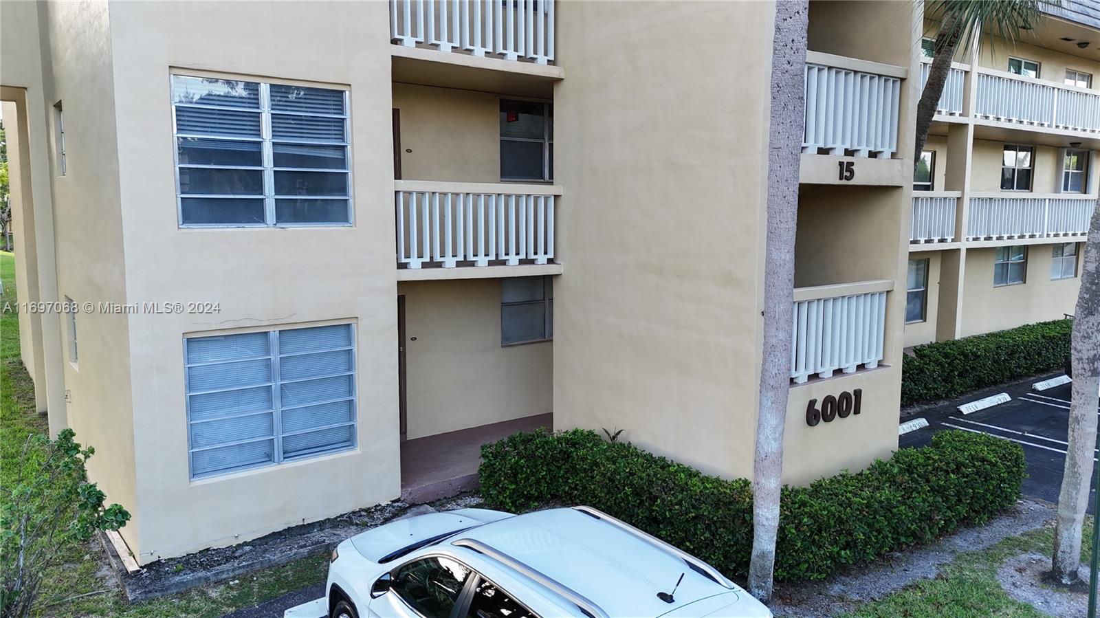 BERMUDA CLUB FIVE CONDO - Residential