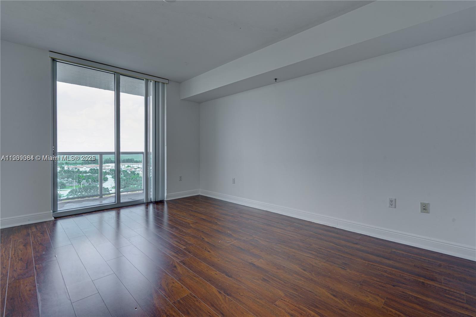 TAO SAWGRASS CONDOMINIUM - Residential Lease