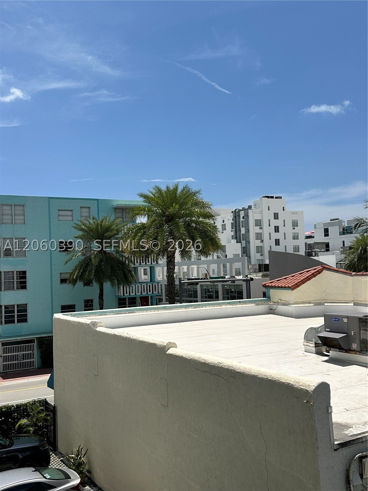 720 Collins Ave 309