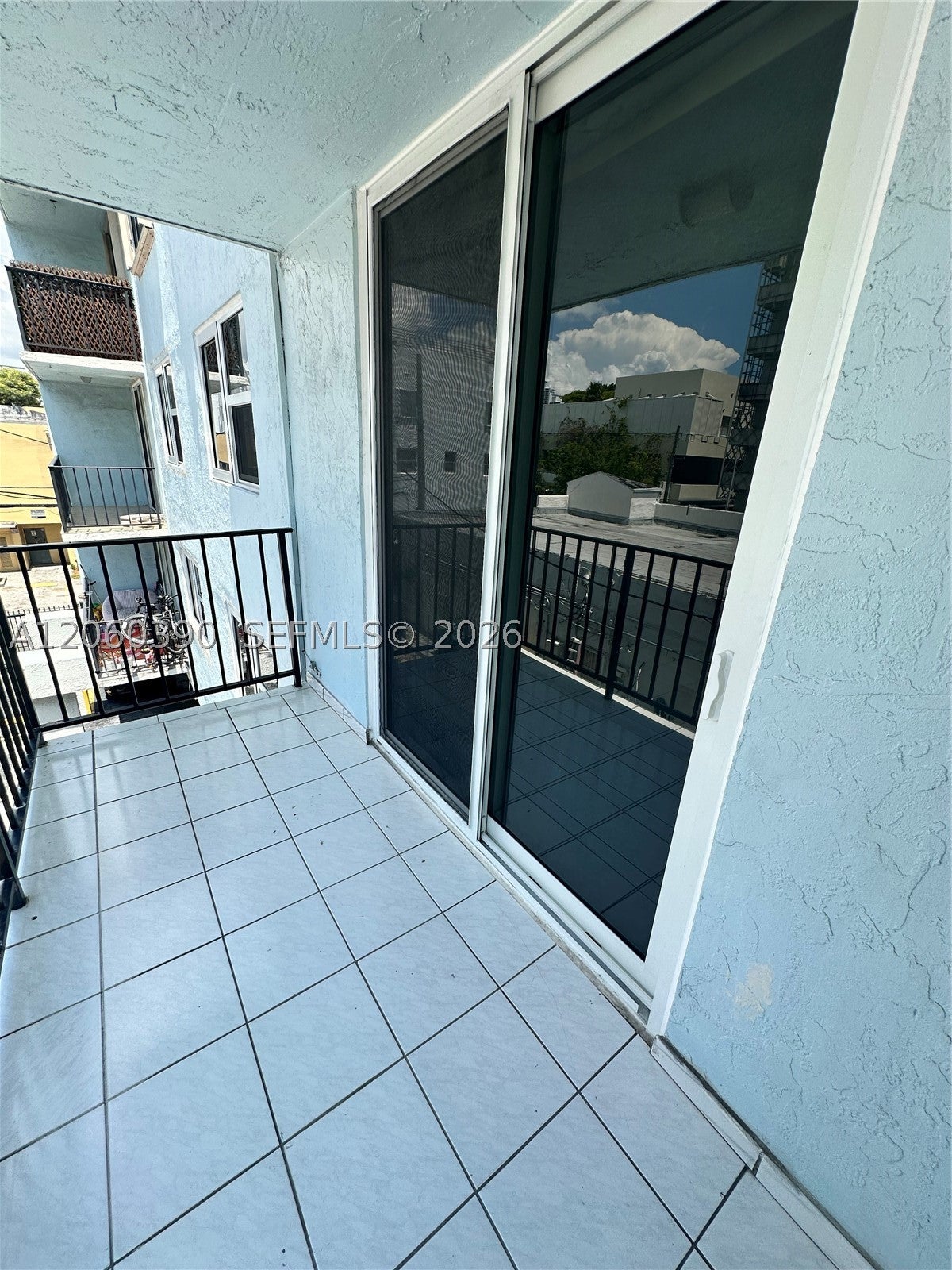 720 Collins Ave 309