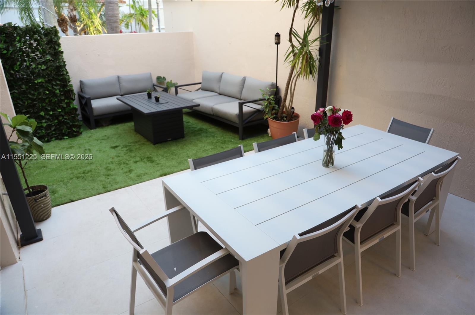 View photos, virtual tours, details... 1085 River Birch St