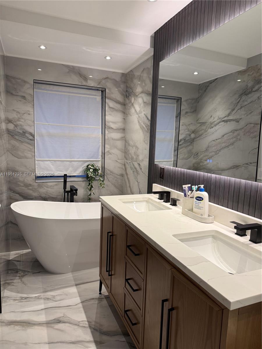 WEST LAKE VILLAGE PLAT - Residential