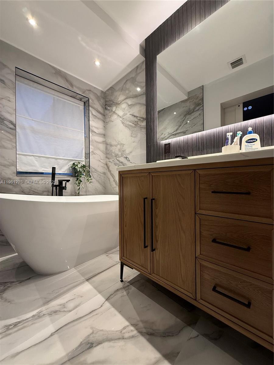 WEST LAKE VILLAGE PLAT - Residential