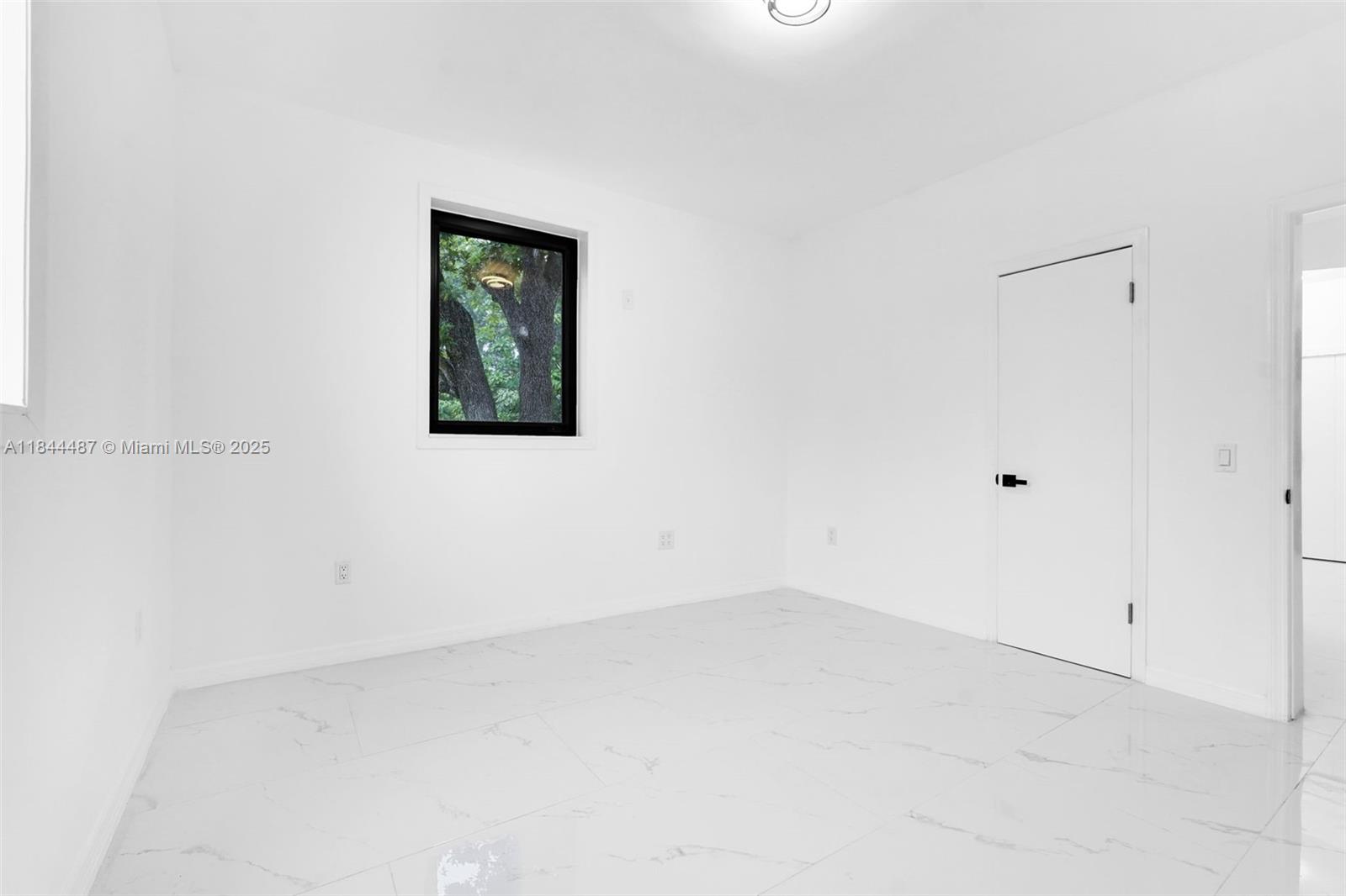 TRAIL PARK - Residential Lease