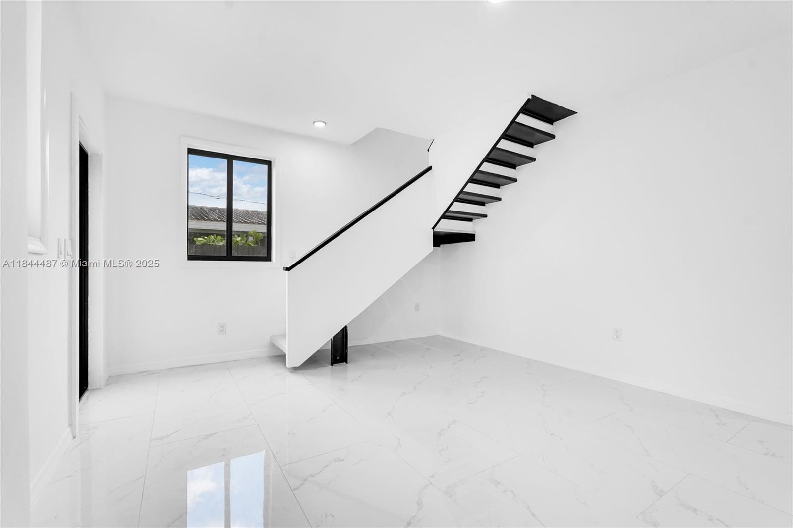 TRAIL PARK - Residential Lease