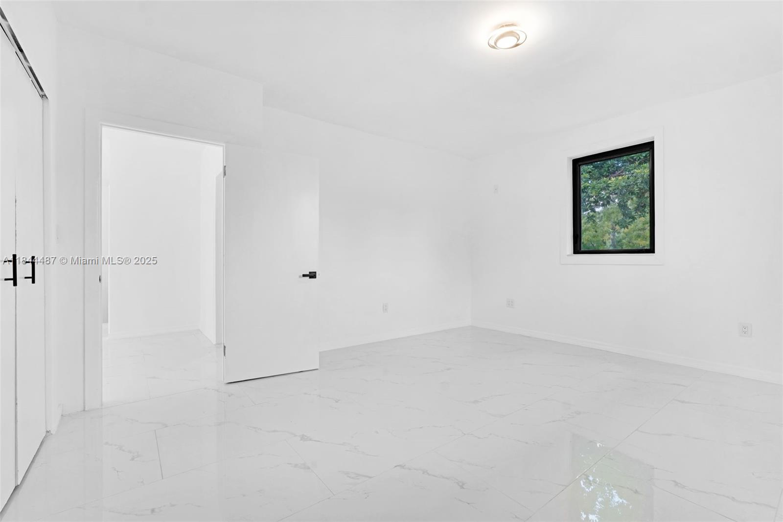 TRAIL PARK - Residential Lease